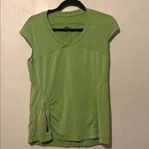 REI celery green top with zip pocket Size Small